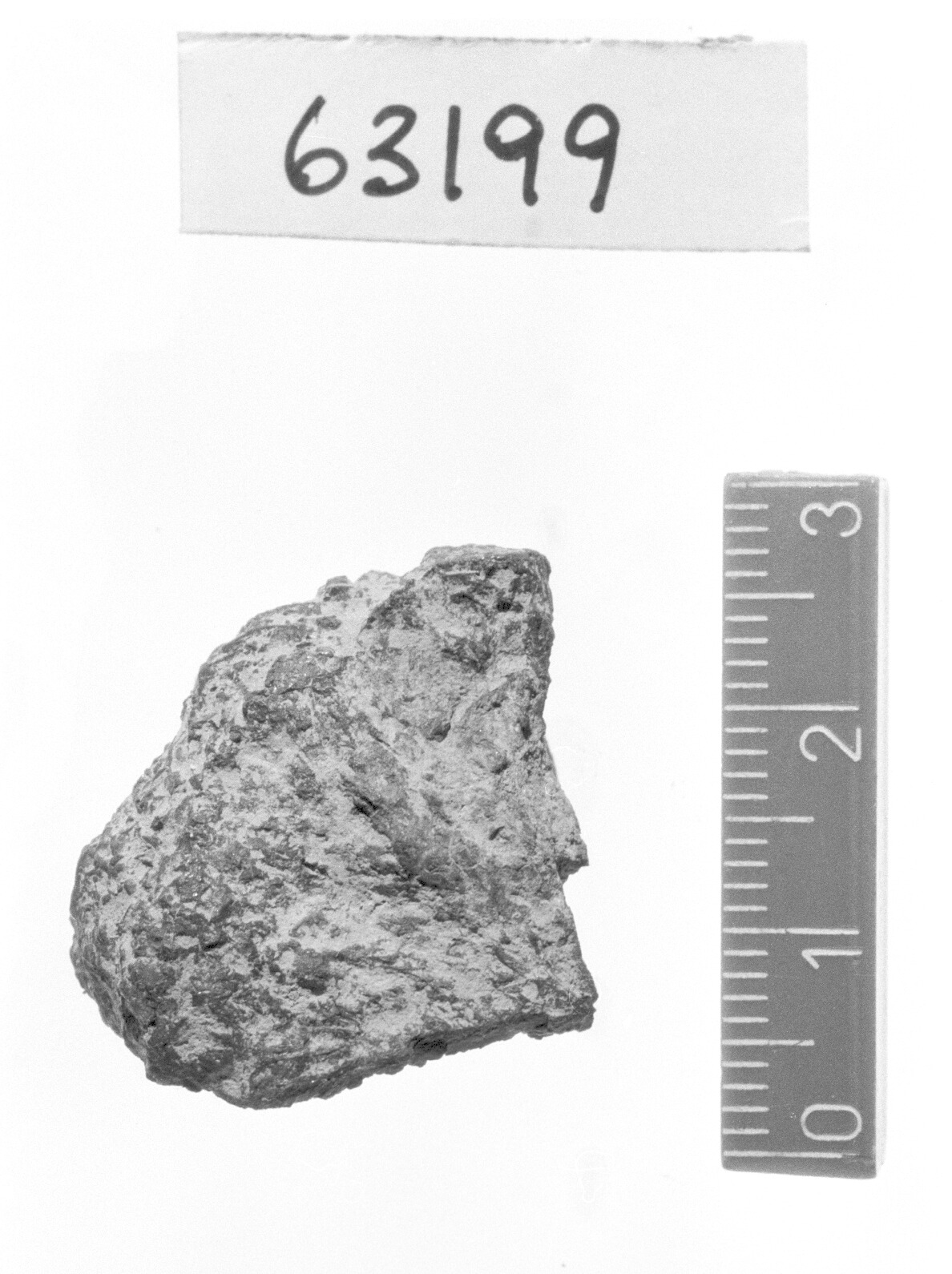 minerale di ferro/ frammento - Epigravettiano (Paleolitico superiore)