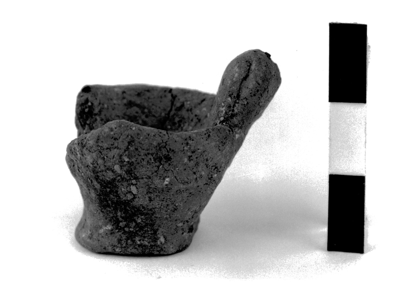 tazza biansata miniaturistica - Piceno II-IV (secc. VIII a.C.-VI a.C)
