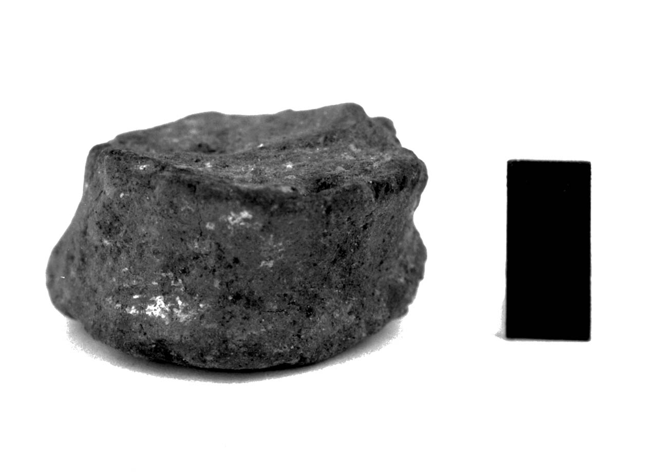 fondo di olla miniaturistica - Piceno II-IV (secc. VIII a.C.-VI a.C)