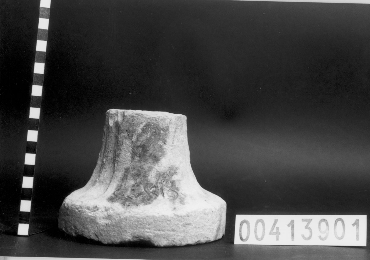base di cippo funerario (III sec. a.C.-II sec. a.C)