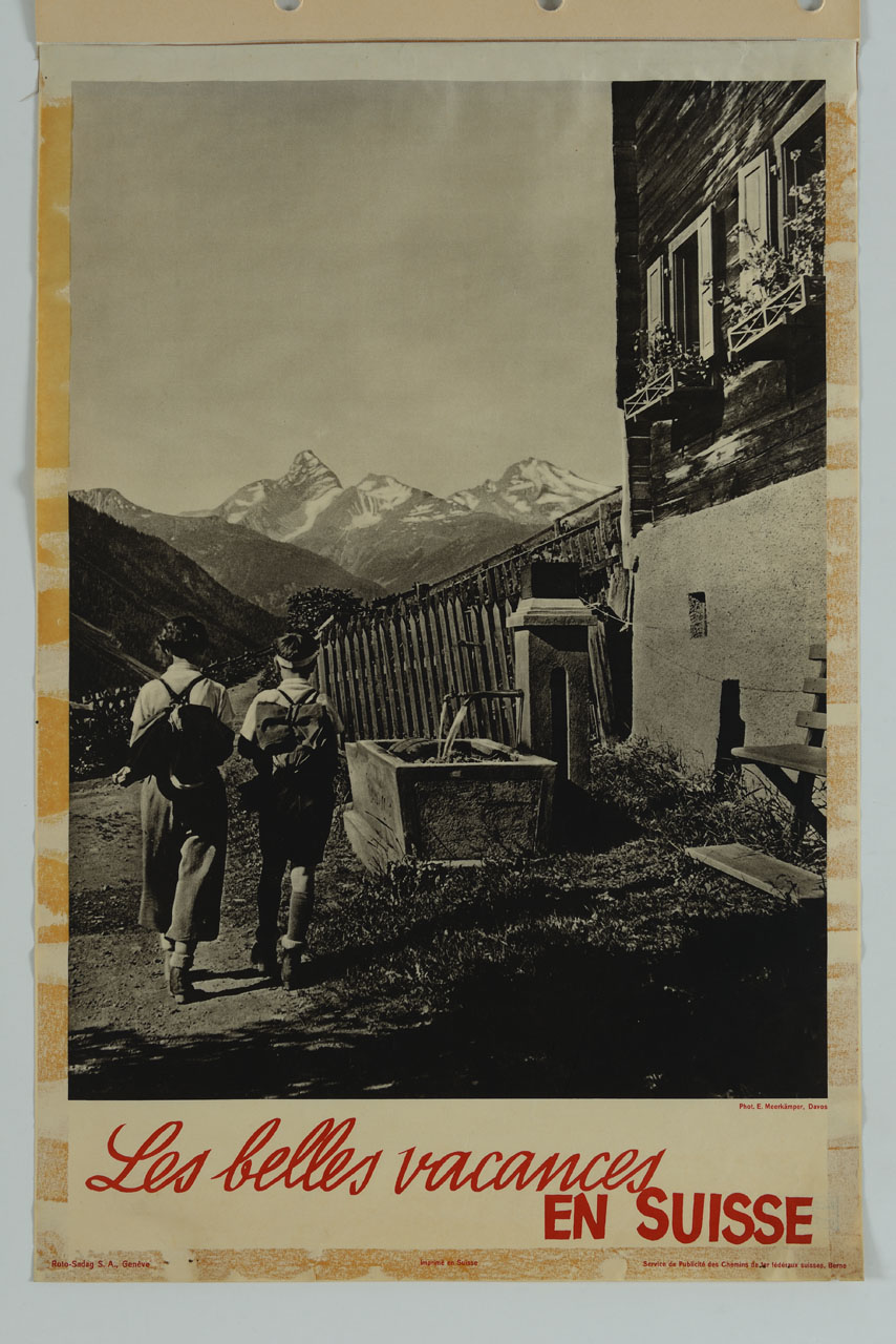 due ragazzi camminano verso le montagne, zaini in spalla (manifesto) di Meerkämper Emil (sec. XX)