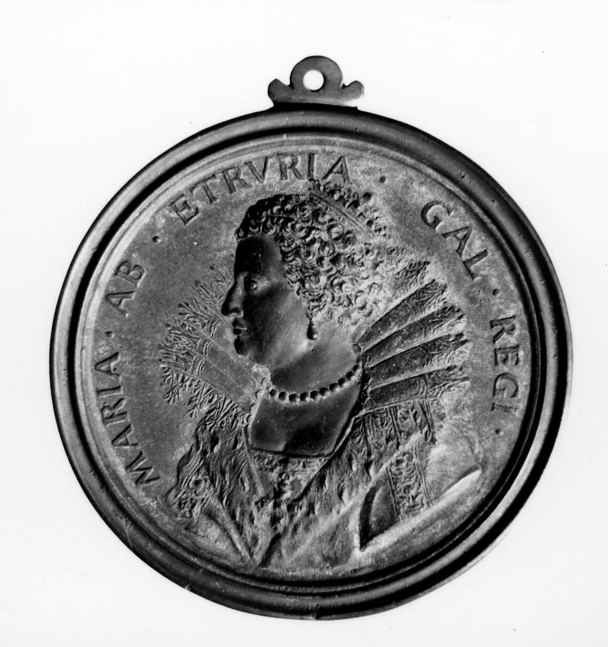ritratto di Maria de' Medici; fiume che si getta in una fontana (medaglia) di Selvi Antonio, Vaggelli Bartolomeo (sec. XVIII)