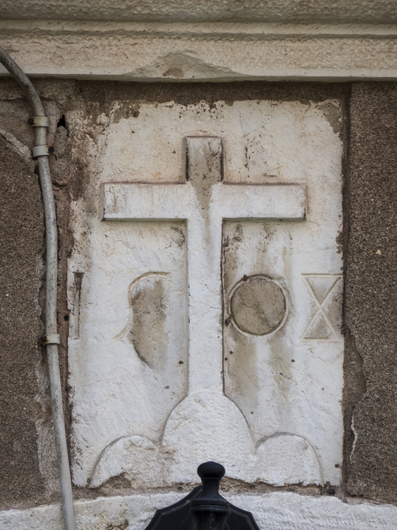 croce sul monte Golgota (rilievo, opera isolata) - ambito veneziano (inizio sec. XVIII, sec. XVI)