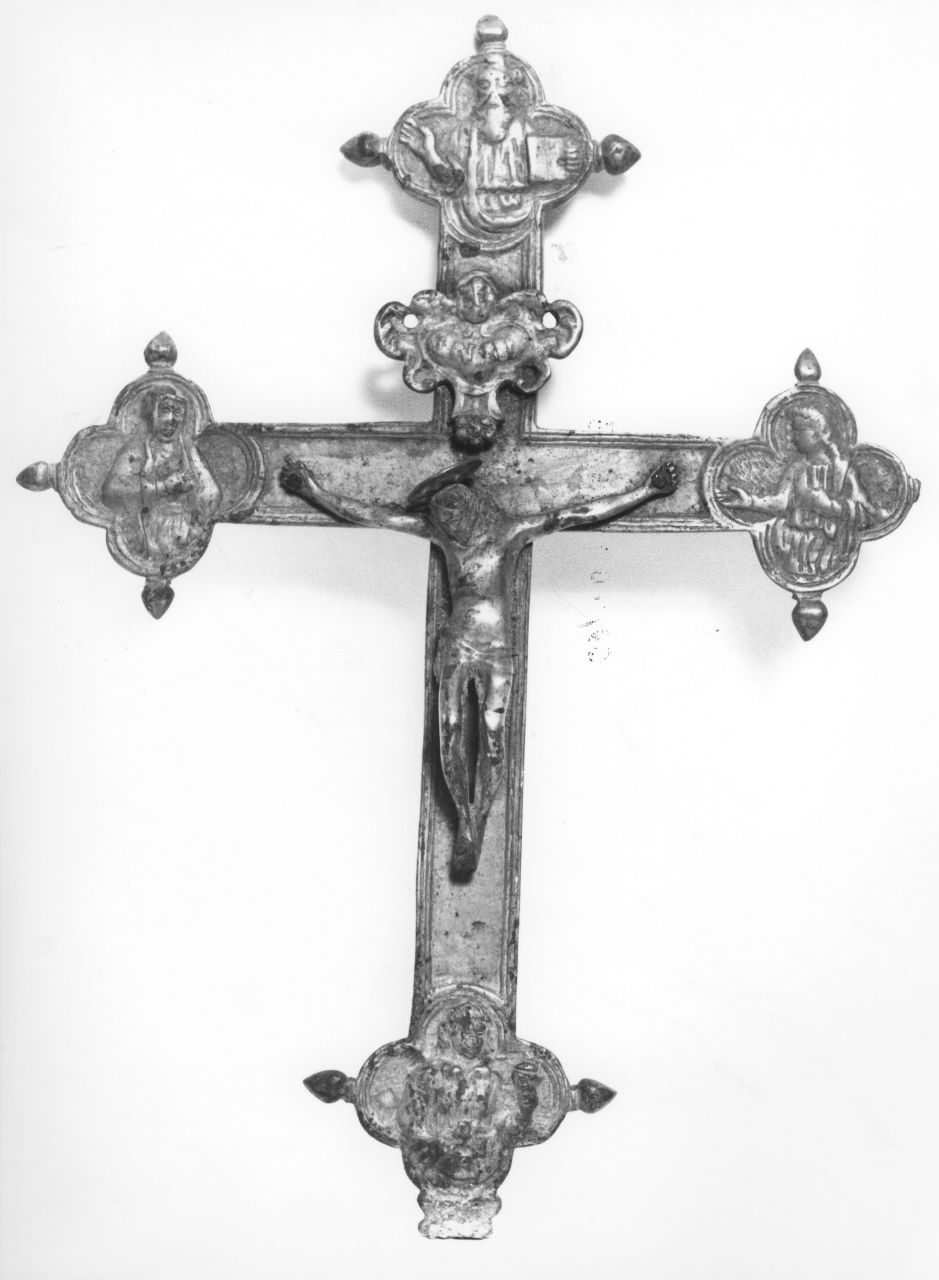 crocifissione di Cristo con Dio Padre, la Madonna e santi (croce processionale) - bottega toscana (sec. XVII)