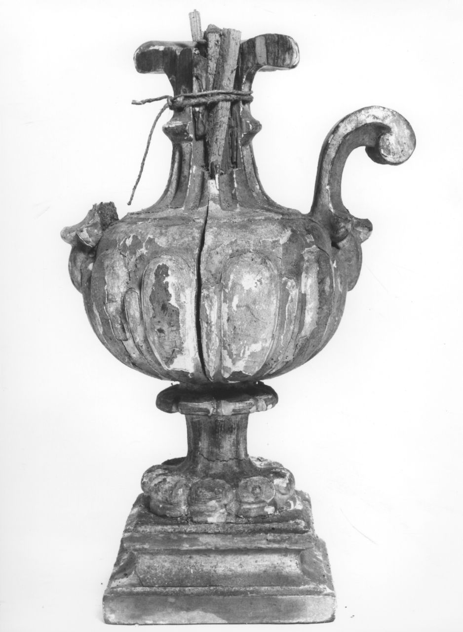 vaso d'altare con composizione floreale, serie - bottega toscana (sec. XIX)