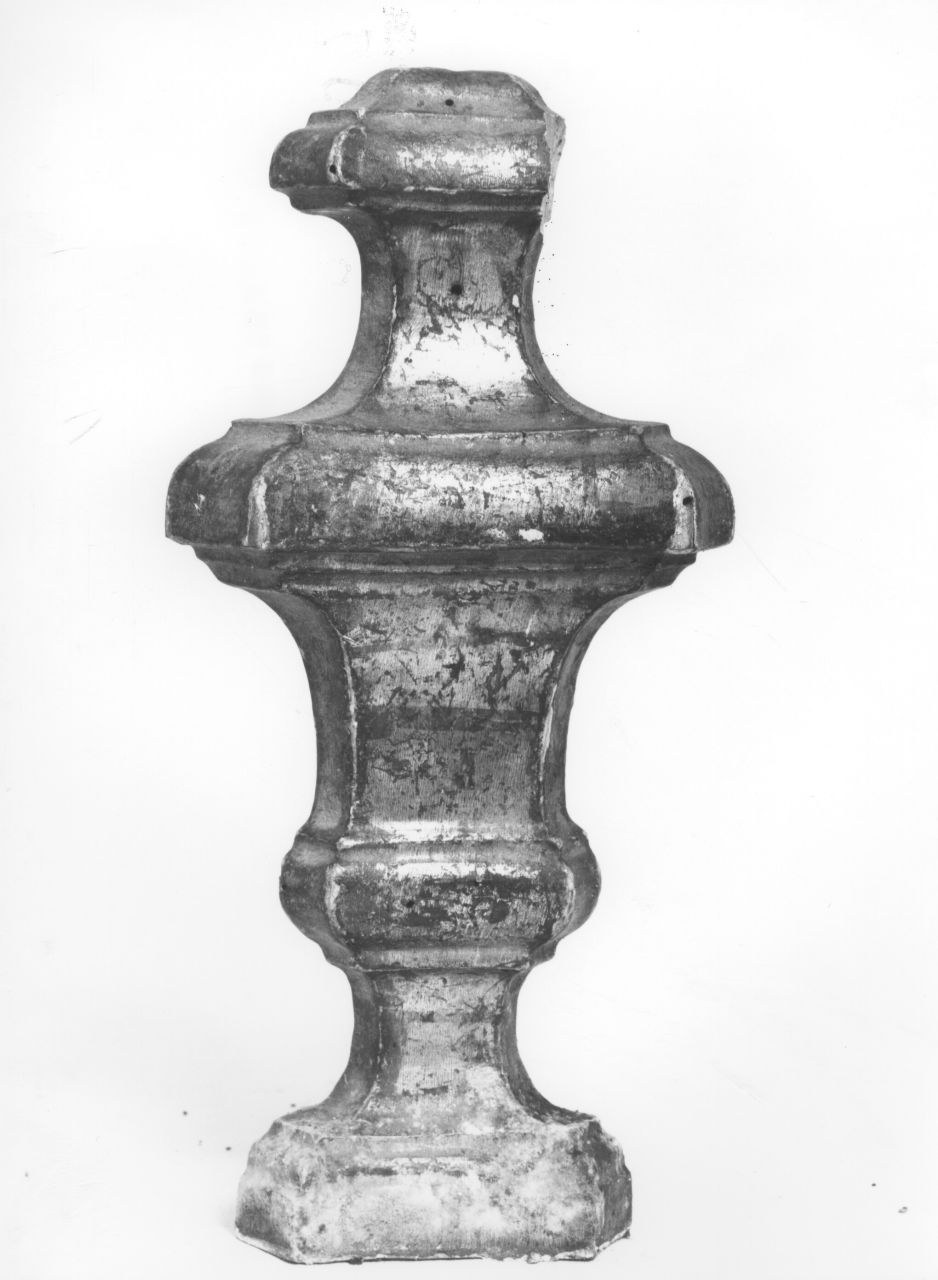 vaso d'altare con composizione floreale, serie - bottega toscana (fine/ inizio secc. XVIII/ XIX)