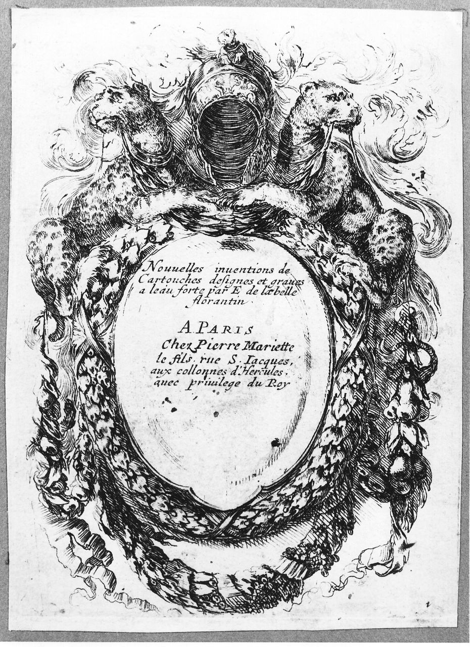 ghirlanda sormontata da un cimiero e da due leopardi (stampa tagliata) di Della Bella Stefano (sec. XVII)
