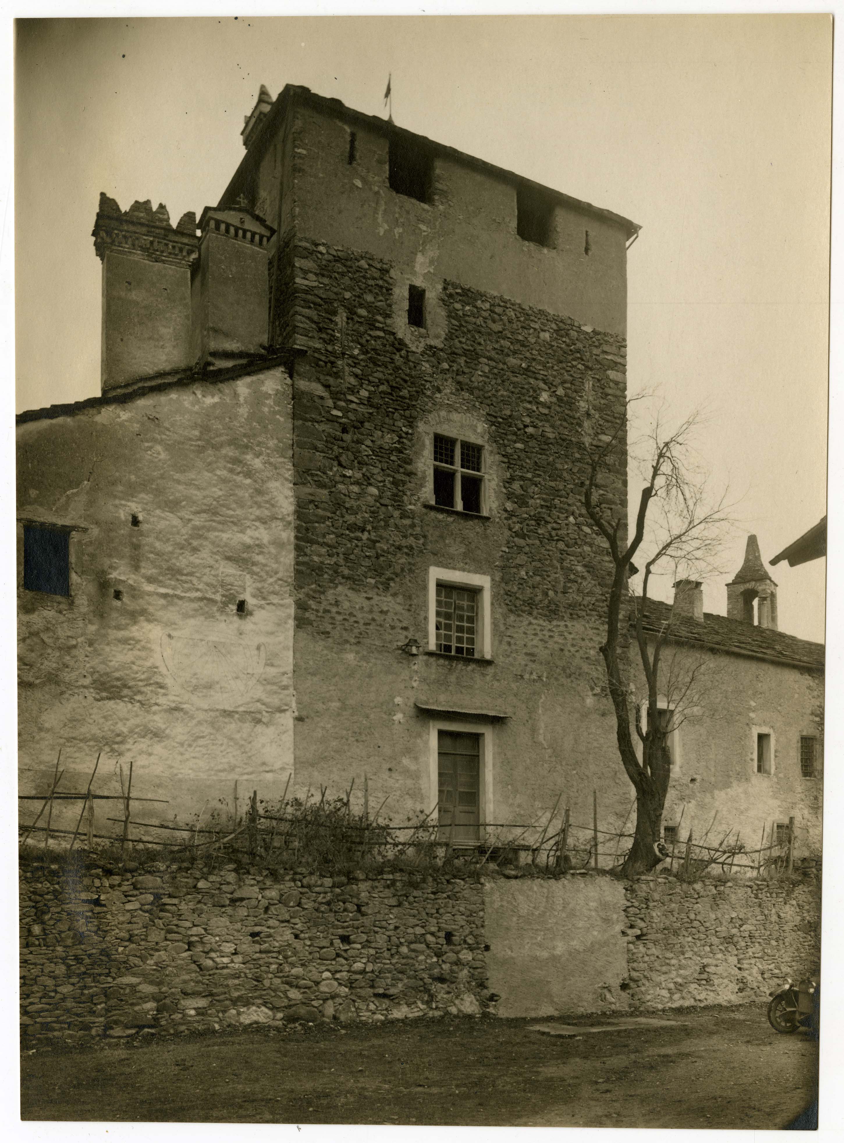 Saint-Pierre - Castello Sarriod de La Tour (positivo) di Brocherel, Jules (secondo quarto XX)