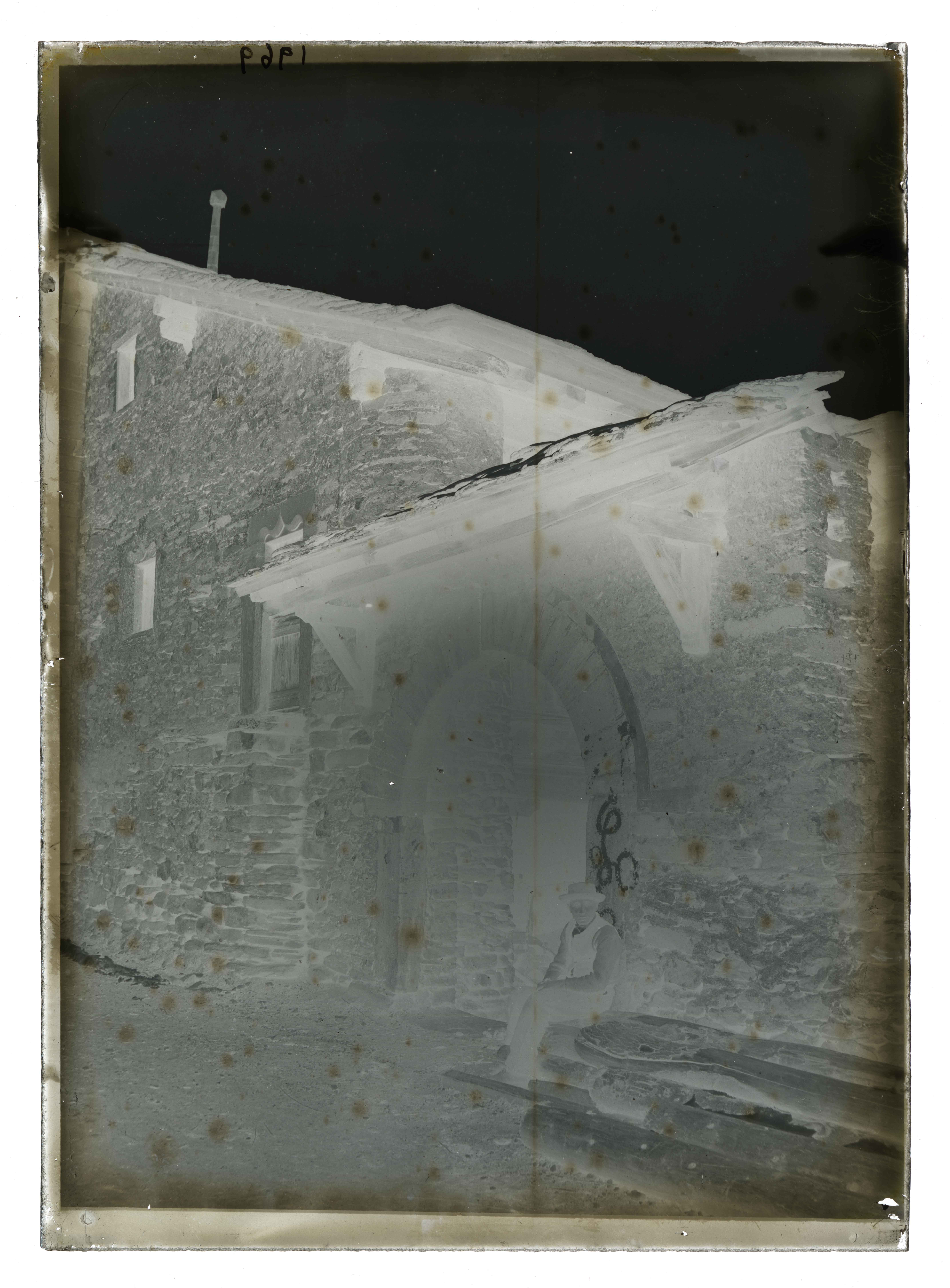 Valle d'Aosta - Elementi architettonici - Elementi decorativi - Porte (negativo) di Germano, Ottavio (fine XIX)