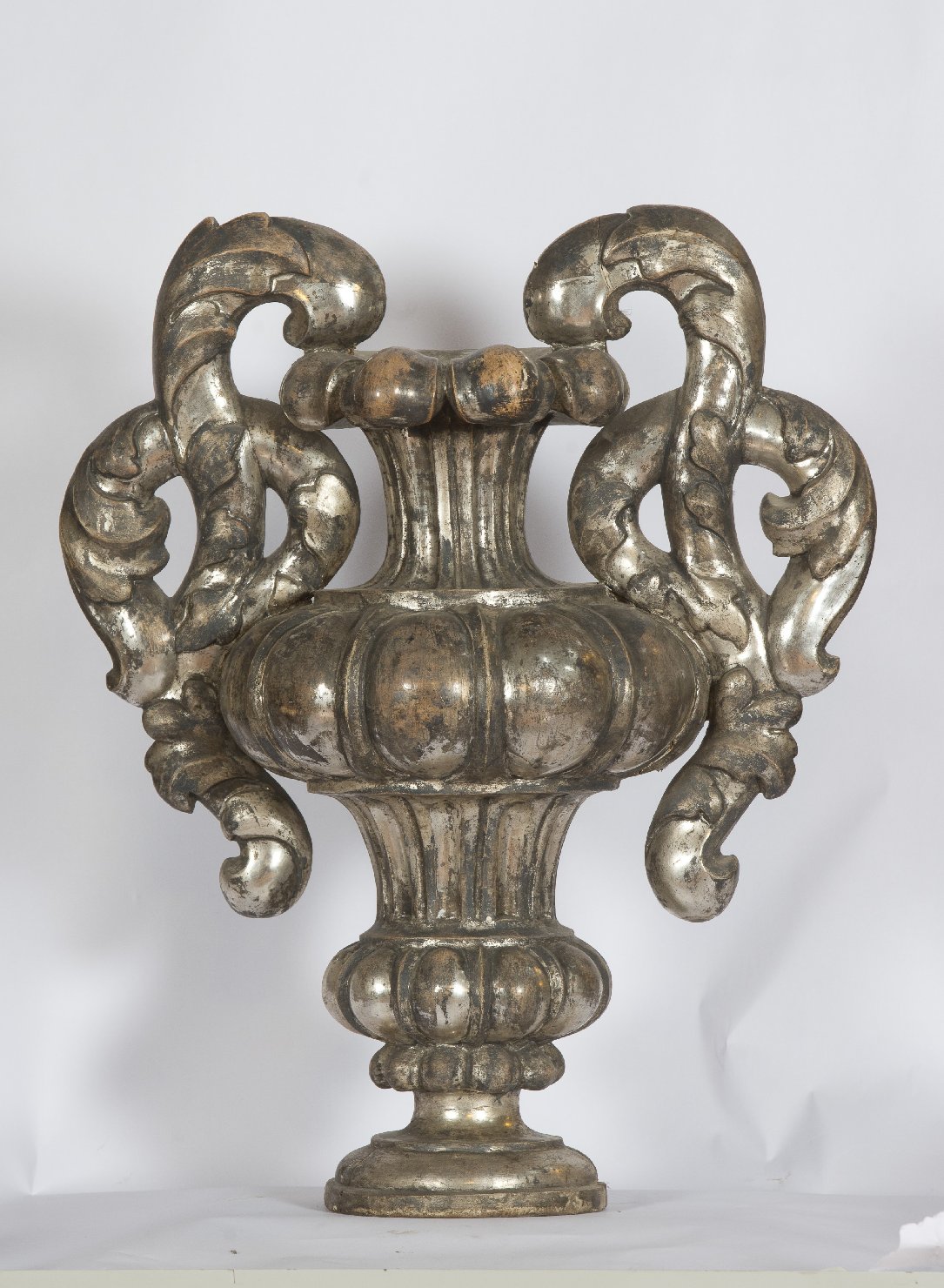 vaso d'altare, serie - bottega modenese (prima metà sec. XVIII)