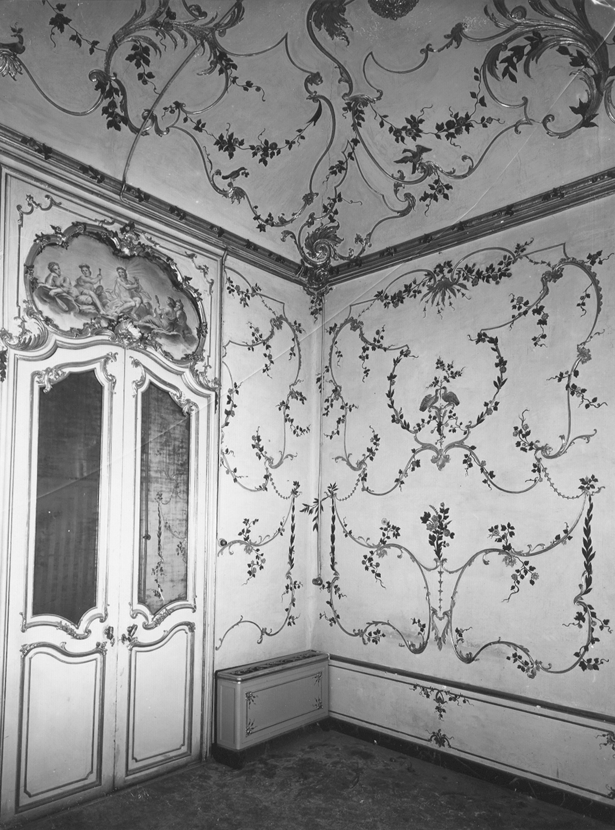 Autore ignoto. Decorazione a stucco del Salottino azzurro - Genova - Museo di Palazzo Reale (negativo) di Foto Cresta (metà XX)
