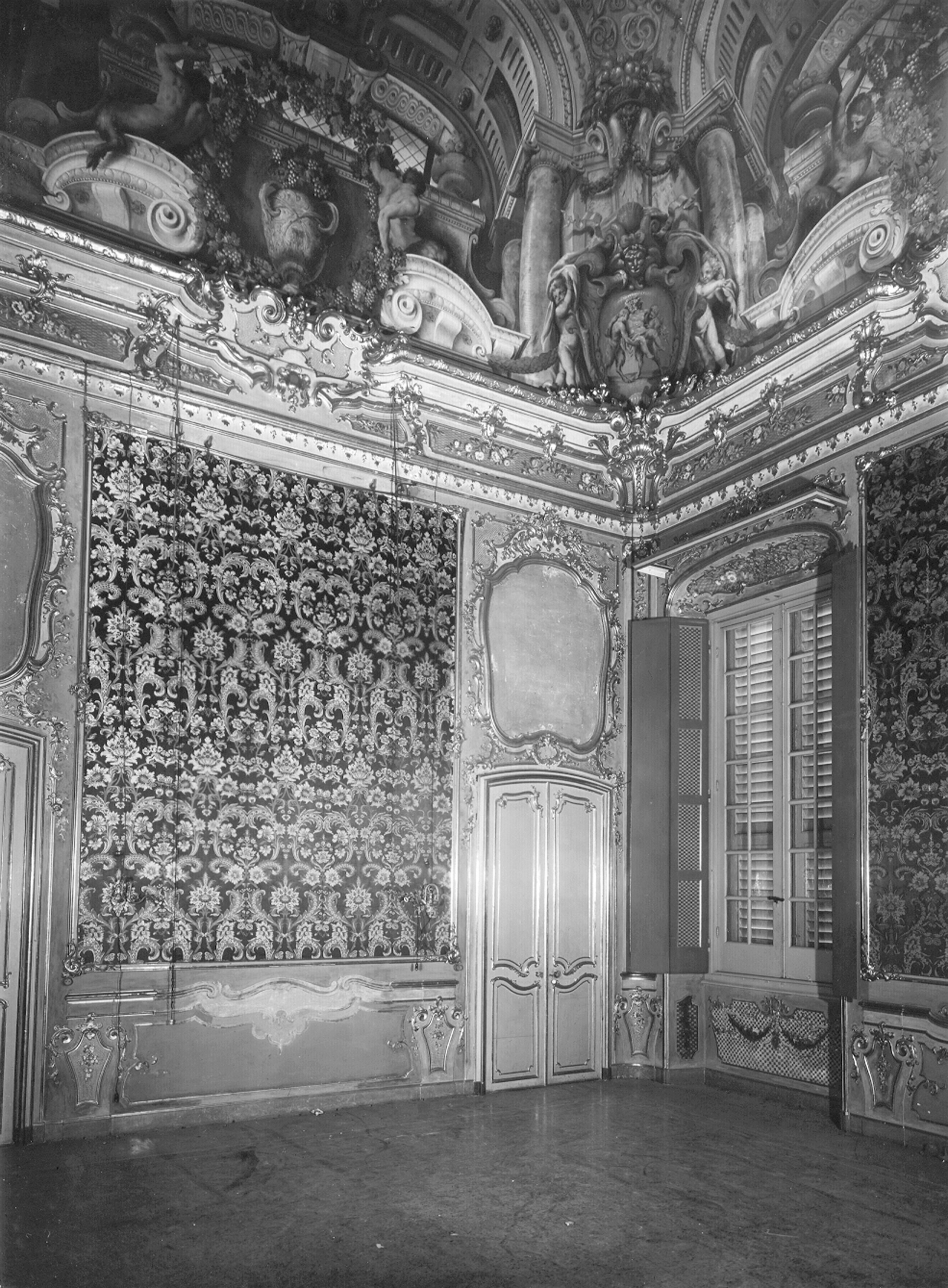 Decori della Camera da letto del duca di Genova (particolare) - Genova - Museo di Palazzo Reale (negativo) di Foto Cresta (metà XX)