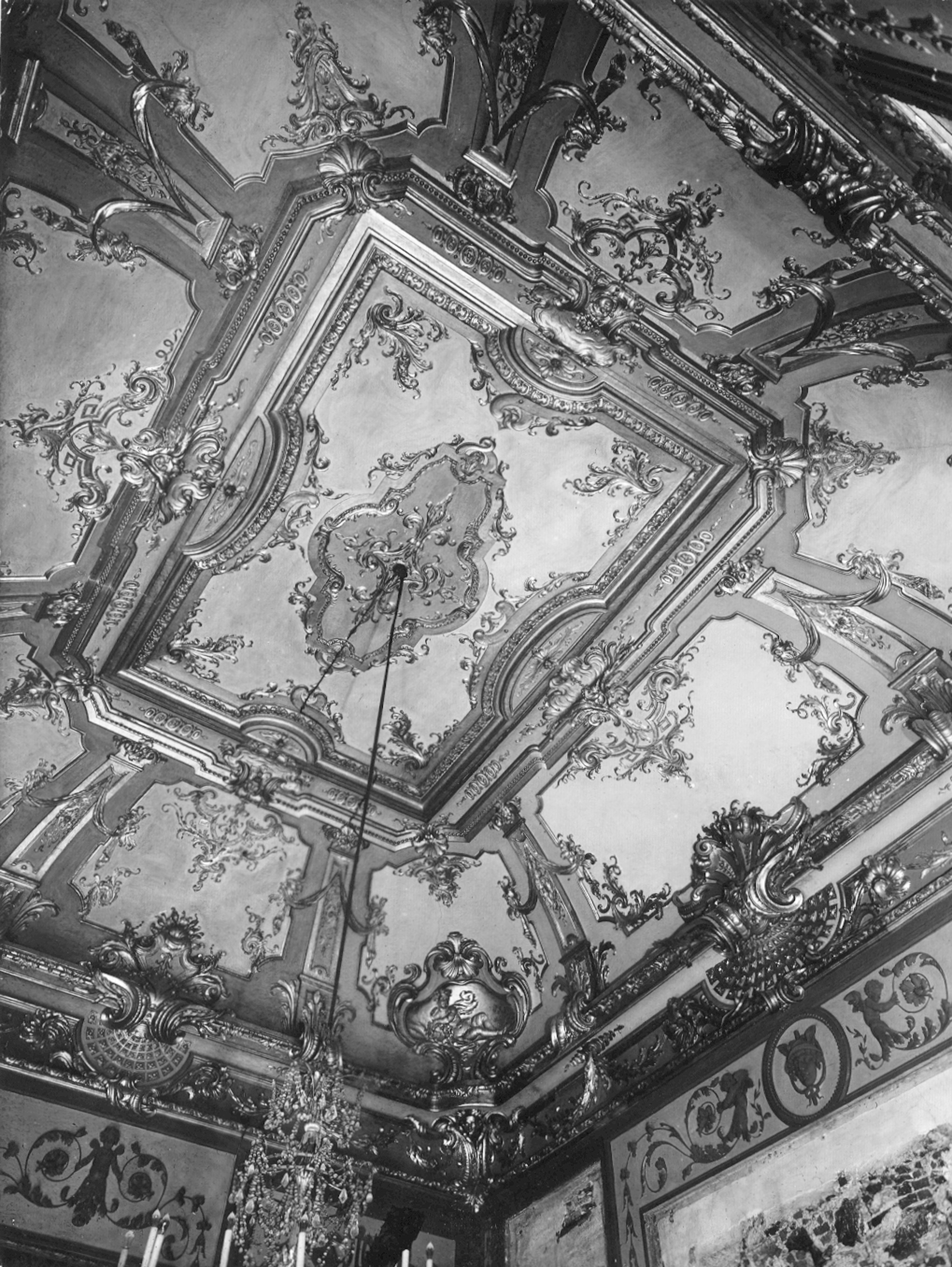 Autore ignoto. Decori a stucco della volta della Sala delle Battaglie - Genova - Museo di Palazzo Reale (negativo) di Foto Cresta (metà XX)
