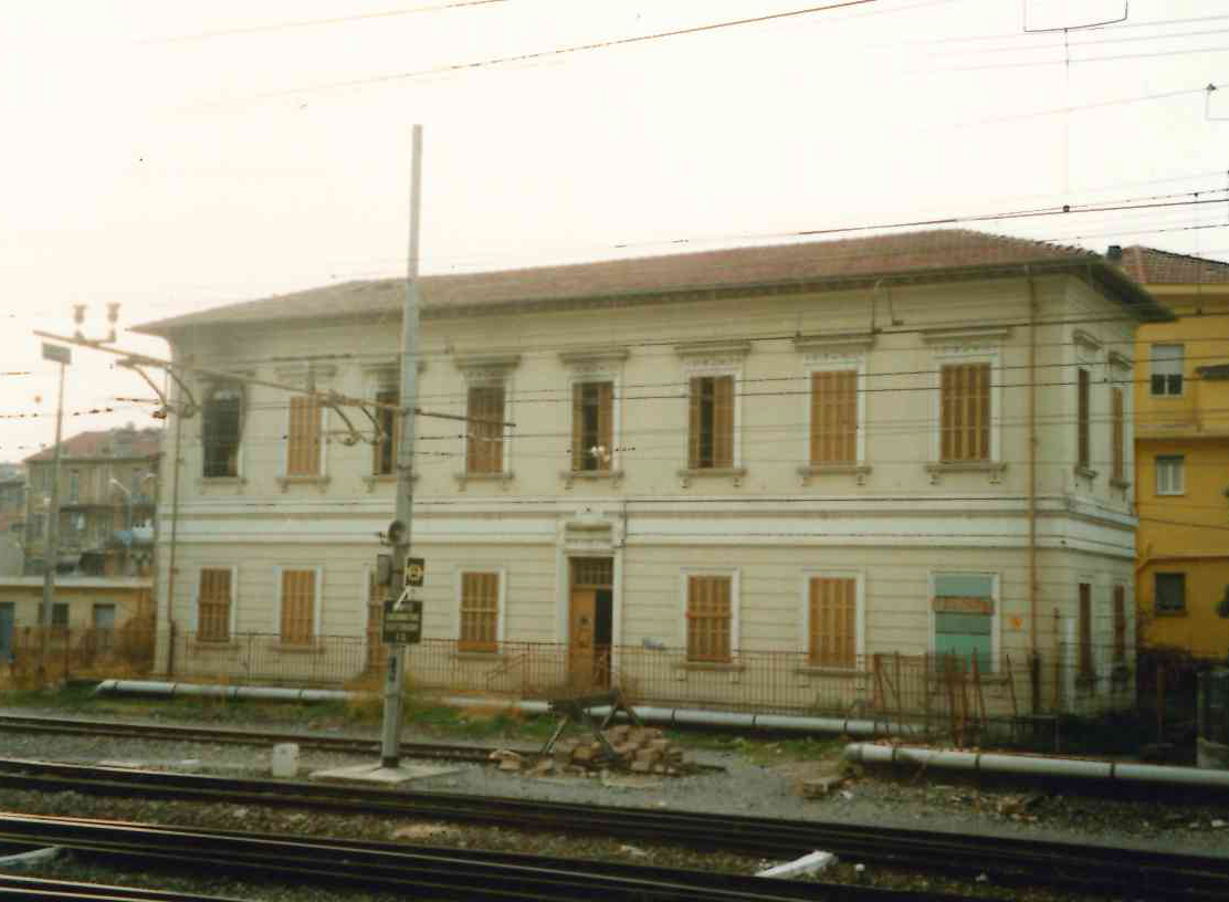 ex edificio veterinario di confine (edificio, pubblico) - Ventimiglia (IM)  (XX, prima metà)