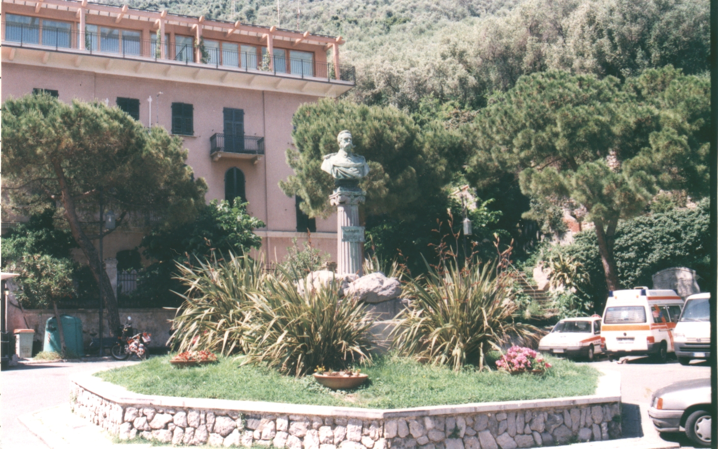 Monumento a Umberto I di Savoia (monumento) - Portovenere (SP)  (XX, inizio)