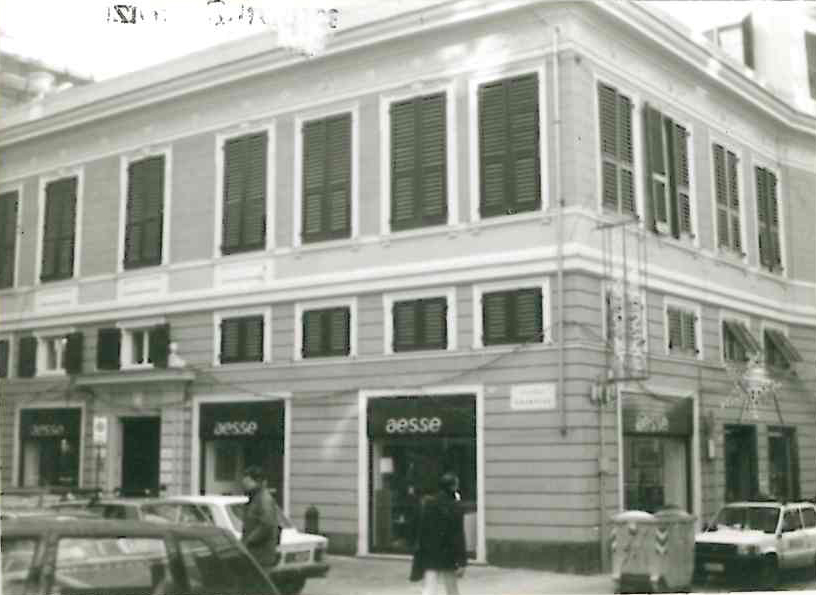 Palazzo in Piazza Grimaldi 1 (palazzo, privato) - Genova (GE)  (XVIII)