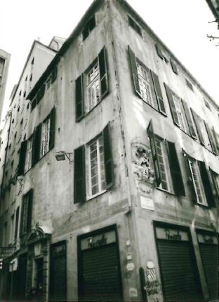 Casa in Piazza Campetto 9 (casa, privata) - Genova (GE)  (XVI)