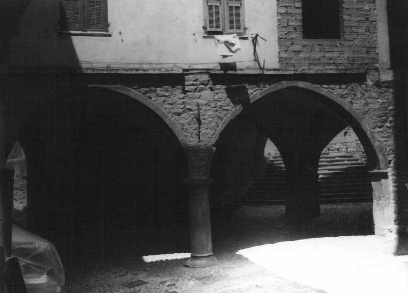 Portico della Piazza Umberto I (portico) - Pigna (IM)  (XV)