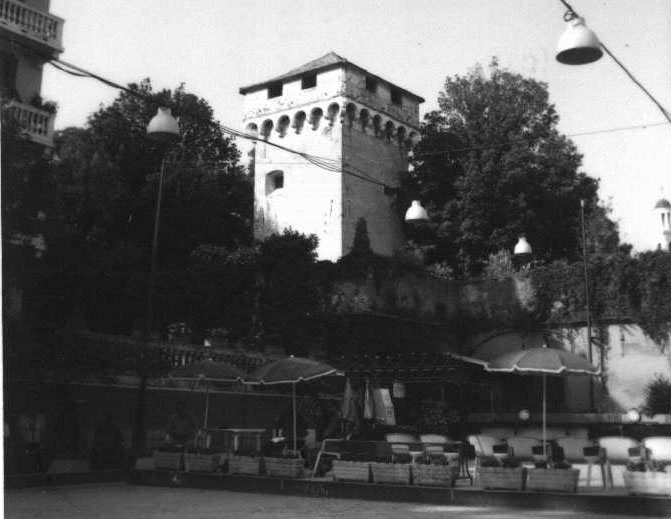 Torre quadrata dei Doria nella Villa ex Doria (torre, di difesa) - Genova (GE)  (XVI, Metà)