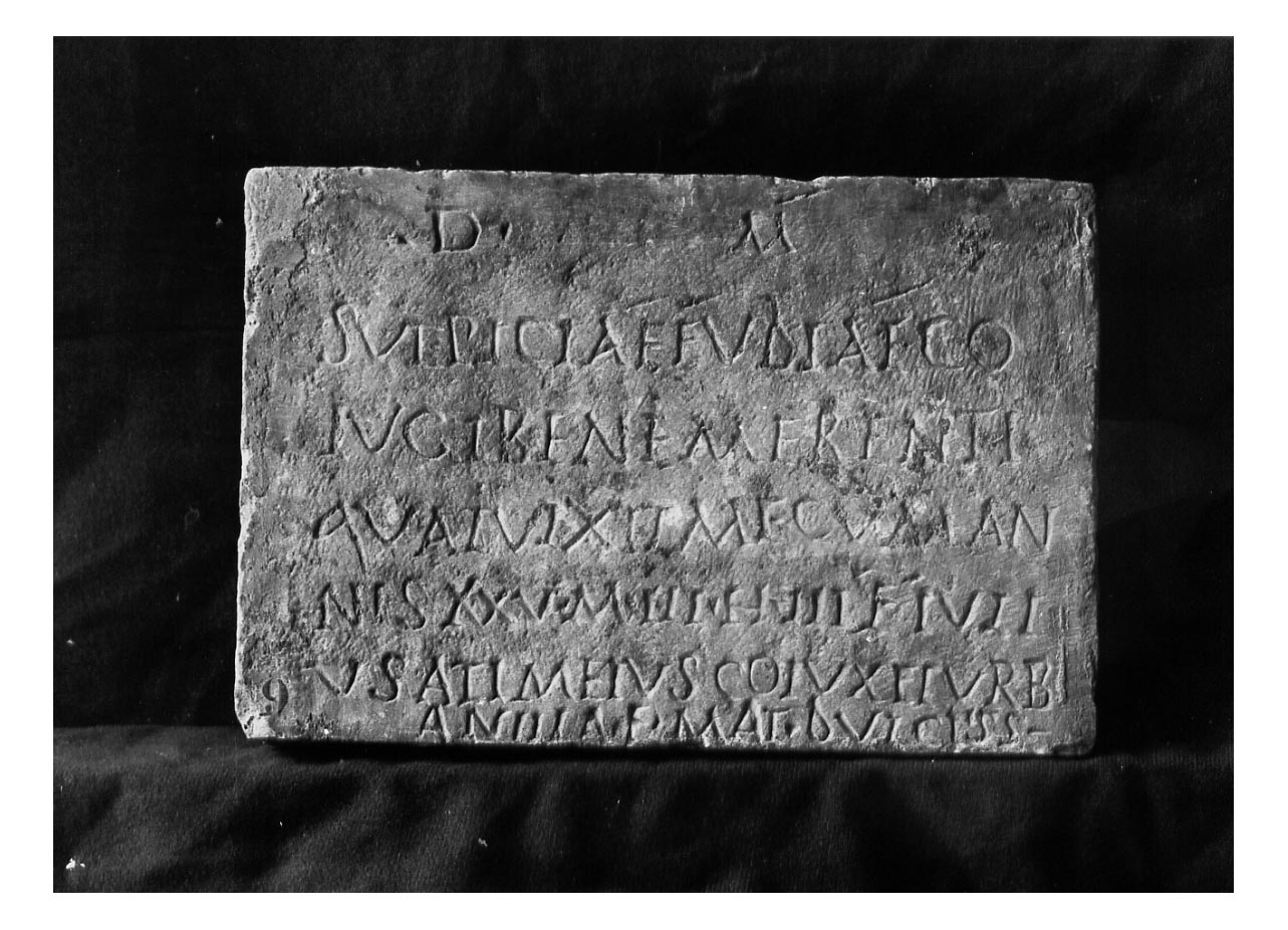 iscrizione funeraria - produzione imperiale (sec. III d.C)