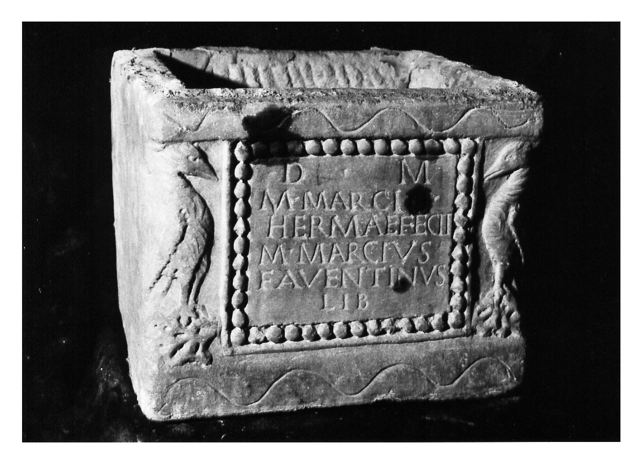 urna, urna iscritta - Età romana (fine Sec. I d.C)