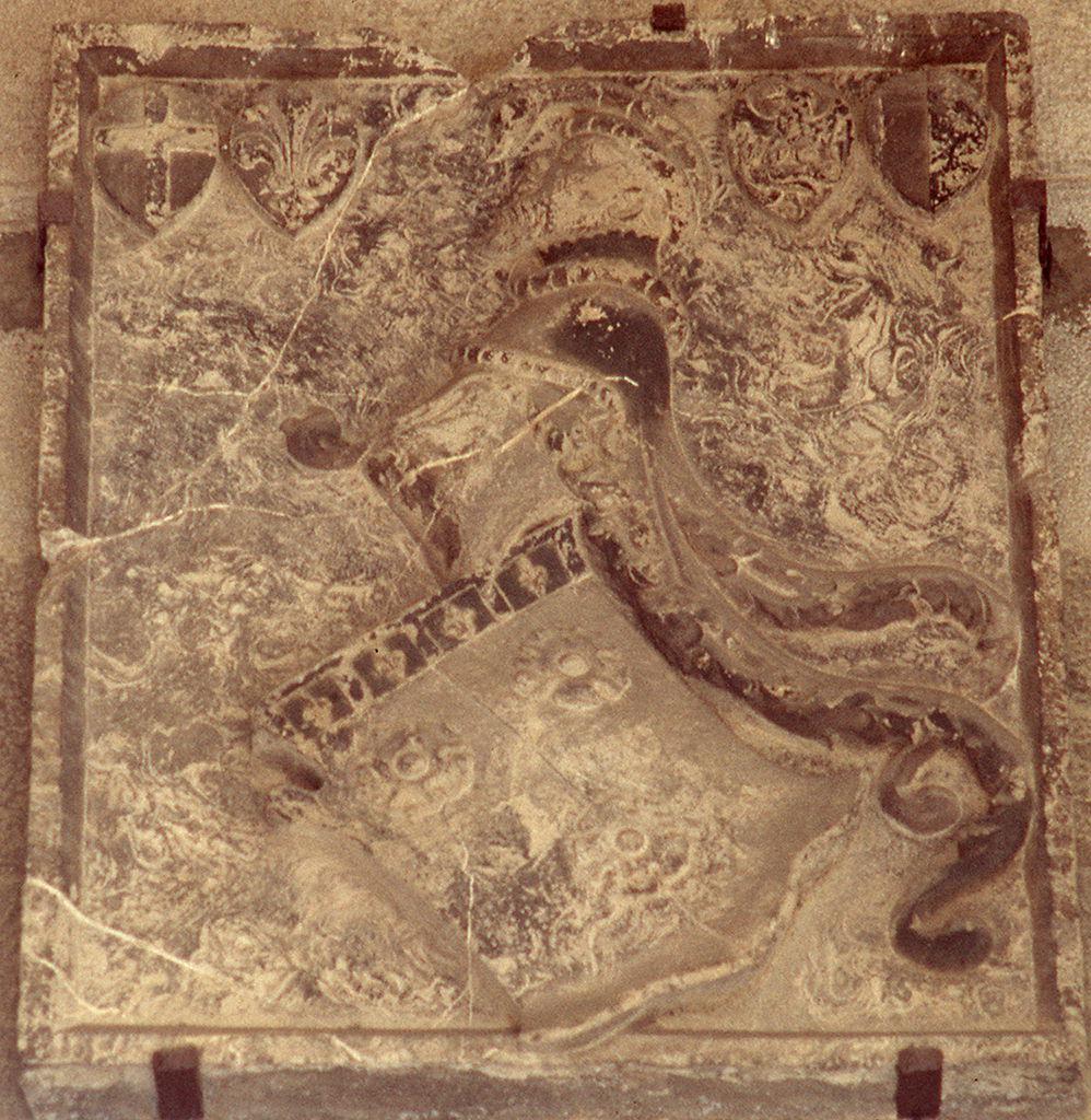stemma del podestà Francesco di Simone Manenteschi da Trevi (rilievo) - bottega toscana (sec. XV)
