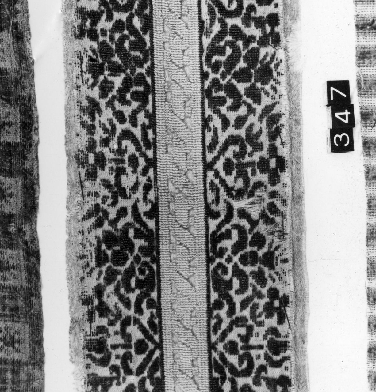 tessuto, frammento - manifattura italiana (inizio sec. XVII)