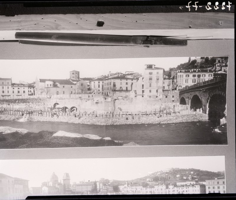 Argini - Lungadige San Giorgio - Ponte Pietra <Verona> (negativo) di Soprintendenza ai monumenti prov. VR MN CR (fine/ metà XIX-XX)