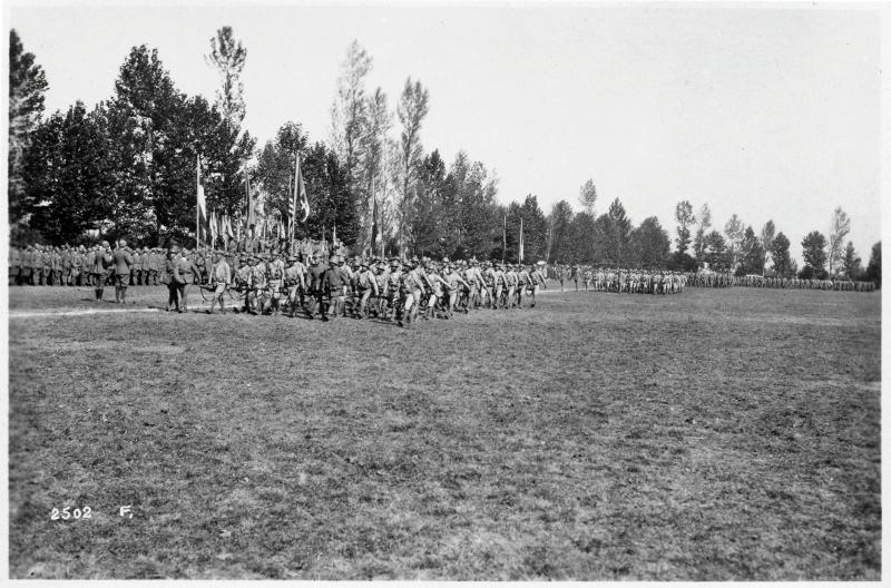 Treviso - Zeriolo - 54° Divisione - Sfilate - 1918 (positivo) di Marzocchi, Luigi (primo quarto XX)