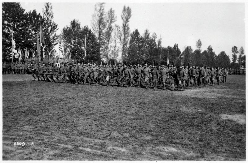 Treviso - Zeriolo - 54° Divisione - Sfilate - 1918 (positivo) di Marzocchi, Luigi (primo quarto XX)