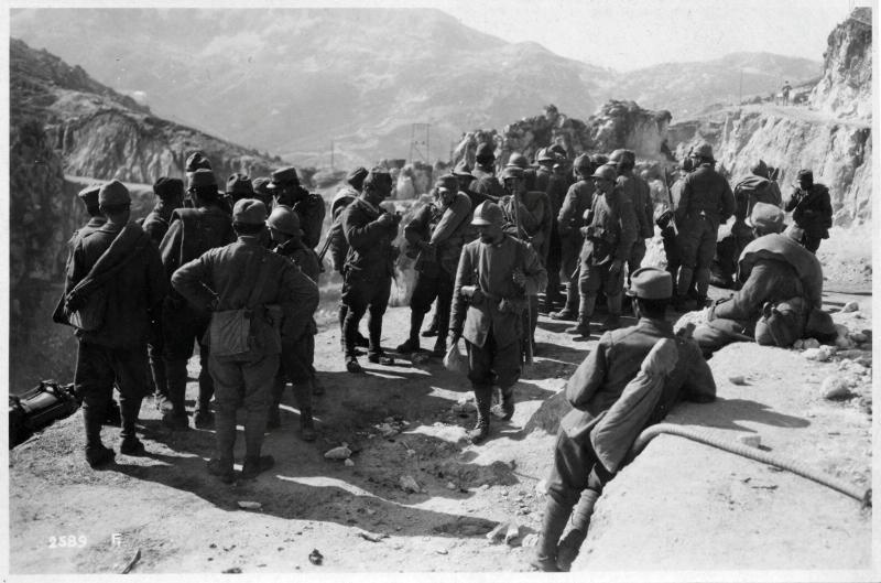 Massiccio del Grappa - Monte Boccaor - Rincalzi - 1918 (positivo) di Marzocchi, Luigi (primo quarto XX)