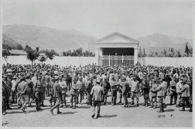Lazio - Cassino - campi di prigionia - prigionieri - 1918 (positivo) di Marzocchi, Luigi (primo quarto XX)