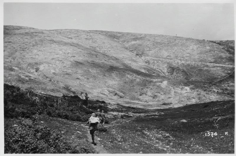 Veneto - altipiani - monte Valbella - cima Ekar - crateri - 1918 (positivo) di Marzocchi, Luigi (primo quarto XX)