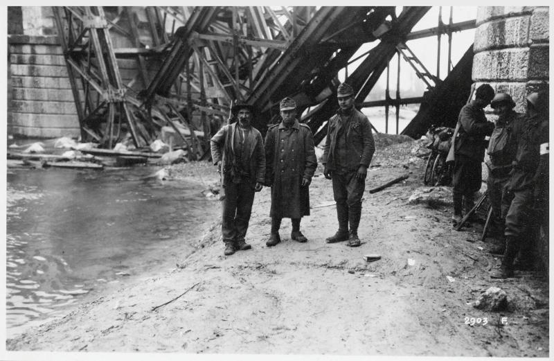 Battaglia di Vittorio Veneto - Civili - 1918 (positivo) di Marzocchi, Luigi (primo quarto XX)