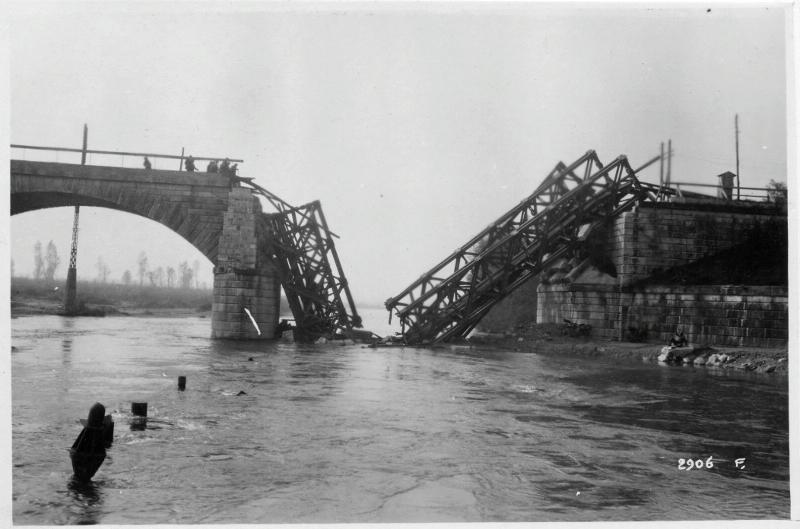 Battaglia di Vittorio Veneto - Ponti distrutti - Ritirata austriaca - 1918 (positivo) di Marzocchi, Luigi (primo quarto XX)