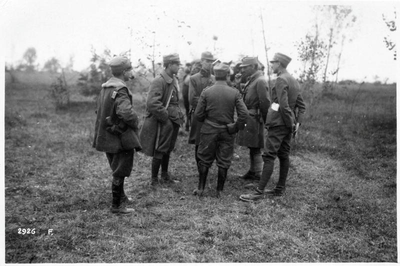 Pozzo del Tagliamento - Parlamentari austriaci - Comandi italiani - 1918 (positivo) di Marzocchi, Luigi (primo quarto XX)