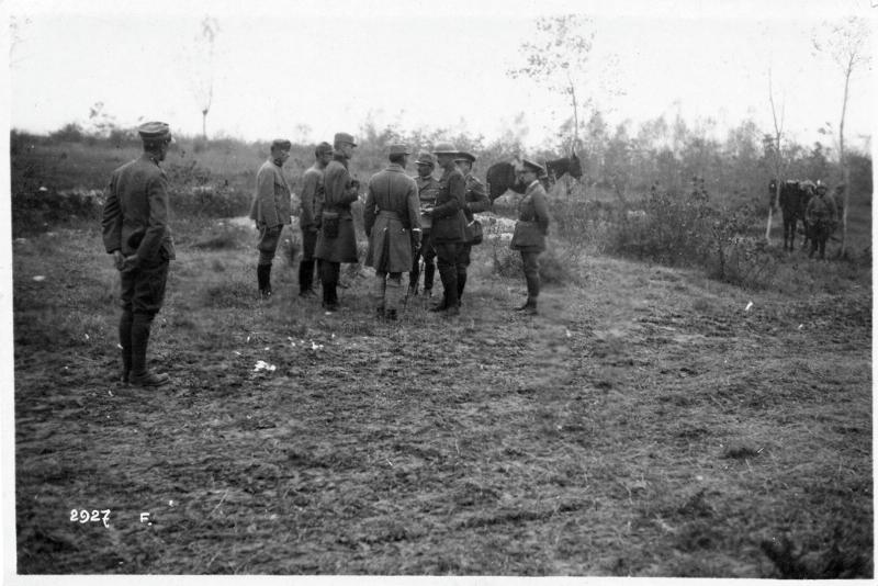 Pozo al Tagliamento - Parlamentari austriaci - Comandi italiani - 1918 (positivo) di Marzocchi, Luigi (primo quarto XX)