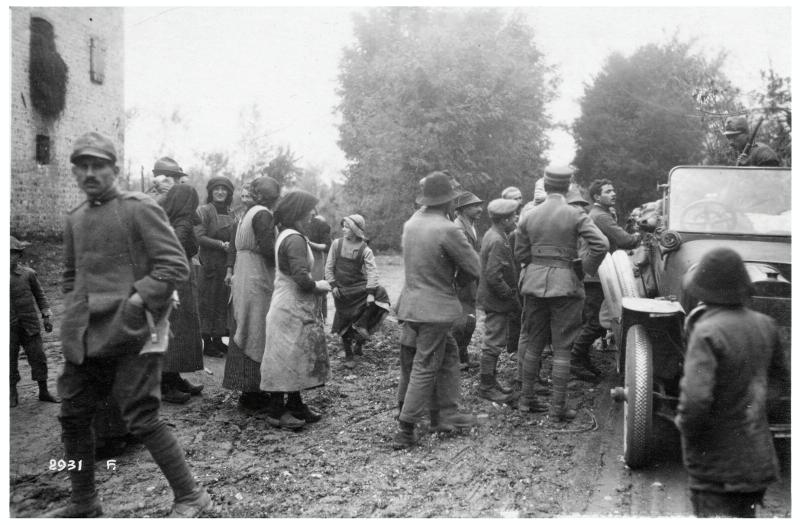 Battaglia di Vittorio Veneto - Propaganda - Automobili - Civili - 1918 (positivo) di Marzocchi, Luigi (primo quarto XX)