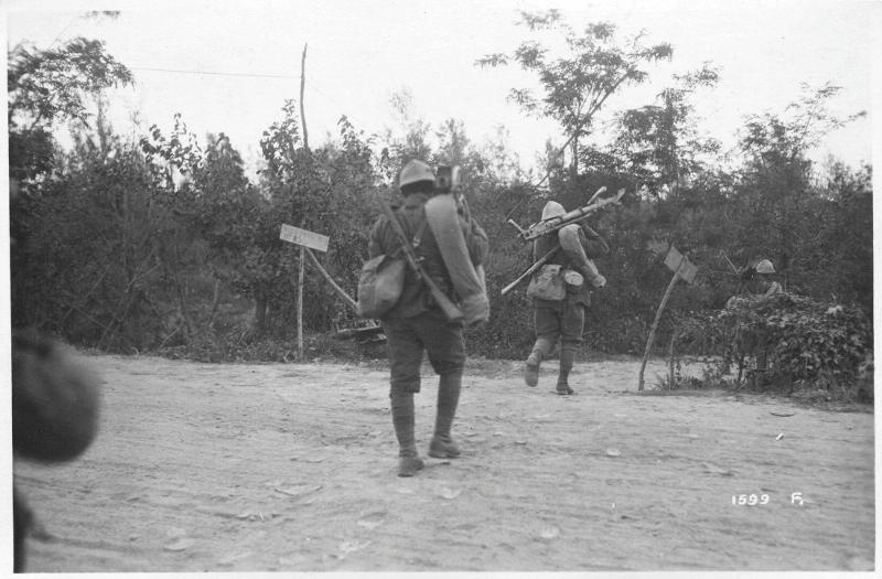 Veneto - Caposile - truppe - mitragliatrici - armi da fuoco - 1918 (positivo) di Marzocchi, Luigi (primo quarto XX)