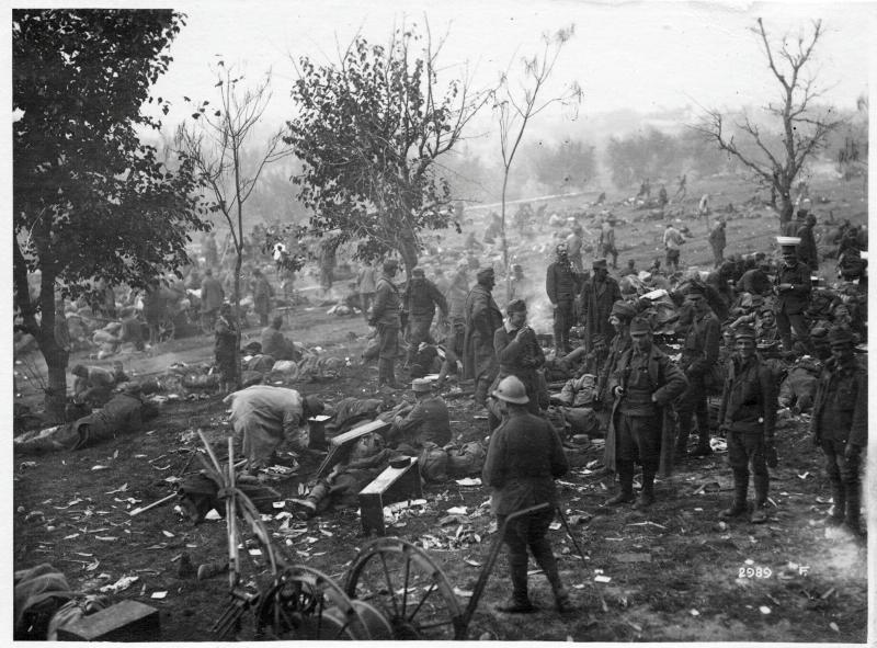 Rovereto - Campi di prigionia - Prigionieri austriaci - 1918 (positivo) di Marzocchi, Luigi (primo quarto XX)