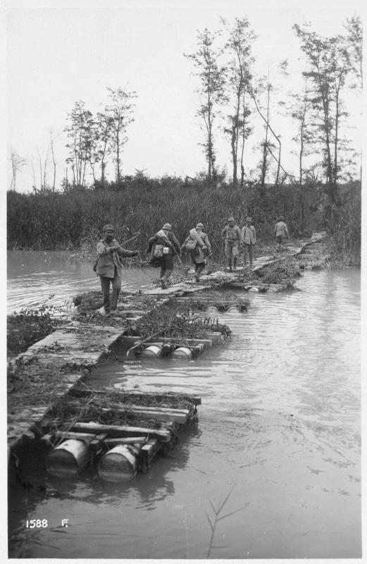 Veneto - Caposile - Piave - passerelle - ponti - genio - pontieri - rincalzi - truppe - 1918 (positivo) di Marzocchi, Luigi (primo quarto XX)