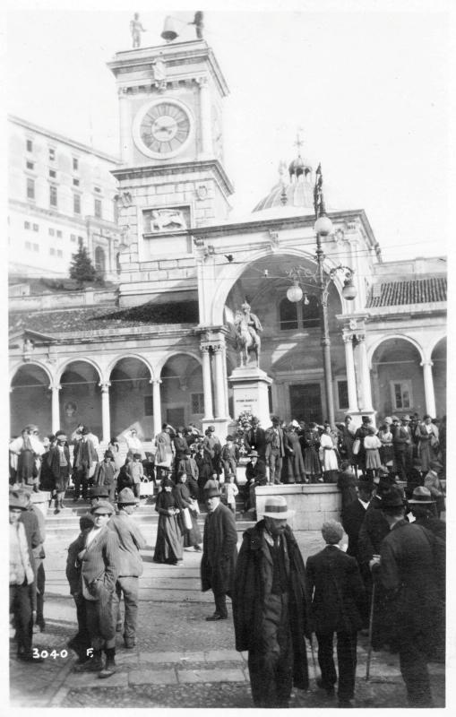 Udine - Piazza Vittorio Emanuele - Palazzi - Monumenti - Civili - 1918 (positivo) di Marzocchi, Luigi (primo quarto XX)