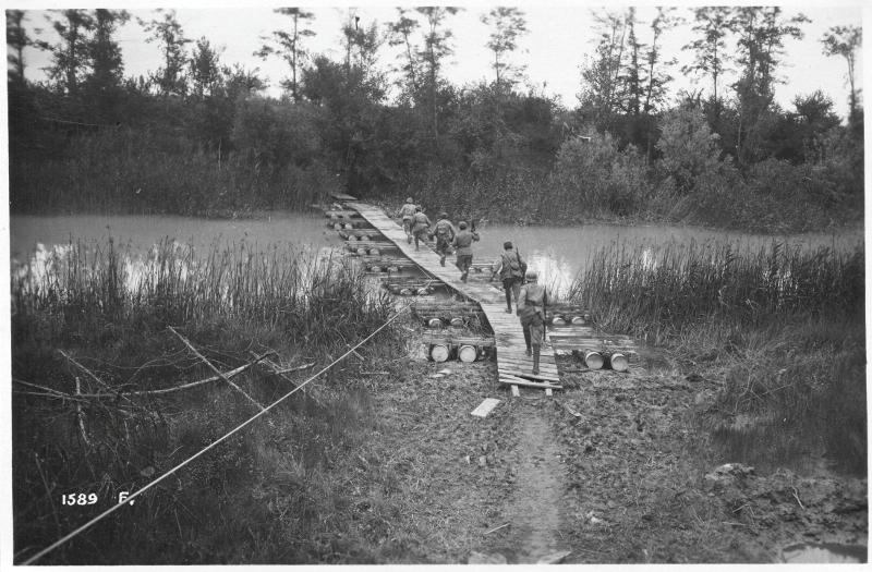 Veneto - Caposile - Piave - passerelle - ponti - rincalzi - truppe - 1918 (positivo) di Marzocchi, Luigi (primo quarto XX)