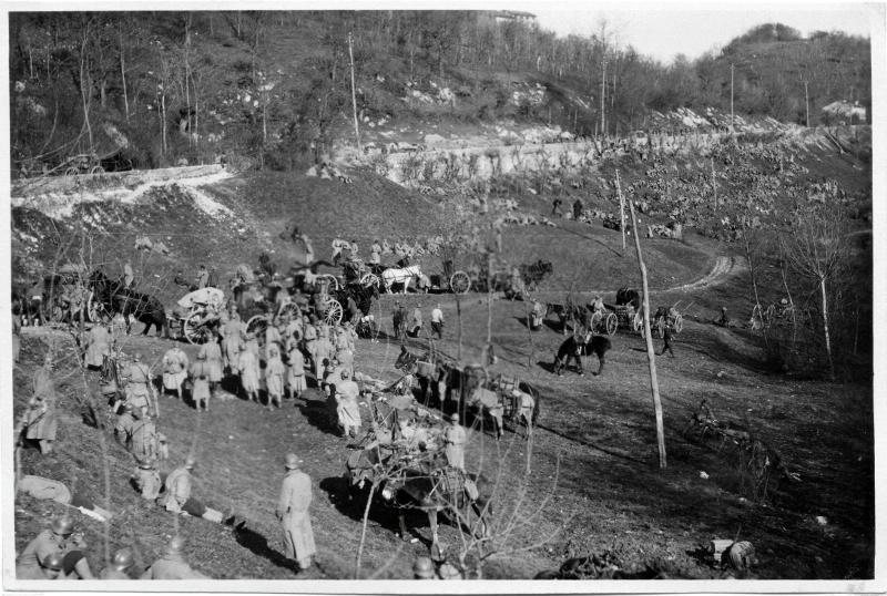 alleati - truppe francesi - salmerie - 1917 (positivo) di Marzocchi, Luigi (primo quarto XX)