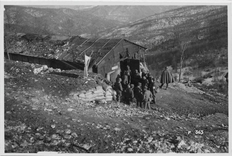 Val Bella - medicazioni - 1918 (positivo) di Marzocchi, Luigi (primo quarto XX)