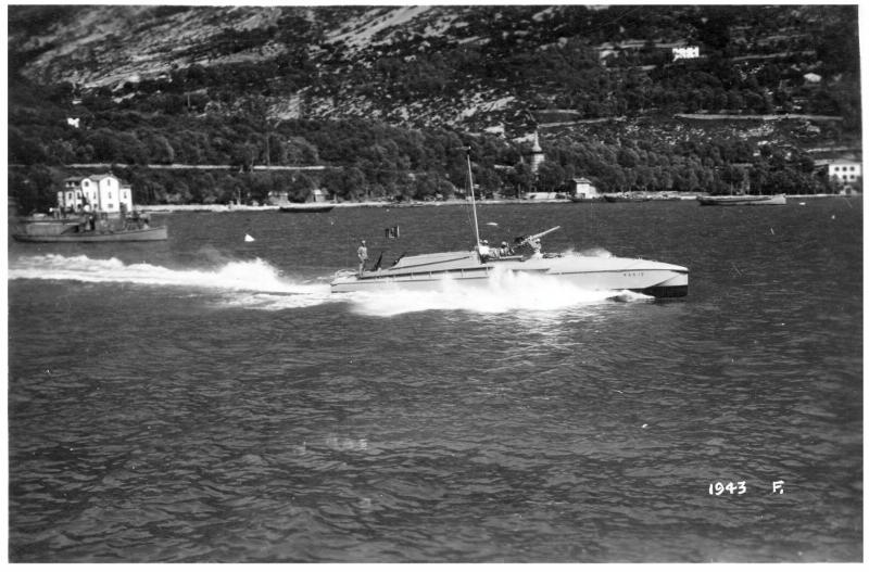 Lago di Garda - regia marina - mas - M.A.S. - imbarcazioni - 1918 (positivo) di Marzocchi, Luigi (primo quarto XX)