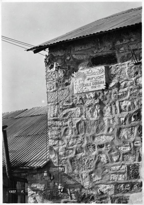 Adamello - Trentino-Alto Adige - Lobbia Alta - lapidi - targhe - dediche - rifugi - 1918 (positivo) di Marzocchi, Luigi (primo quarto XX)