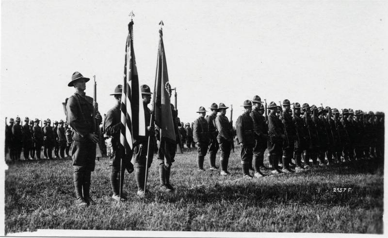Veneto - Verona - americani - rivista - sfilata - bandiere - ufficiali - generali - alleati - re - 1918 (positivo) di Marzocchi, Luigi (primo quarto XX)
