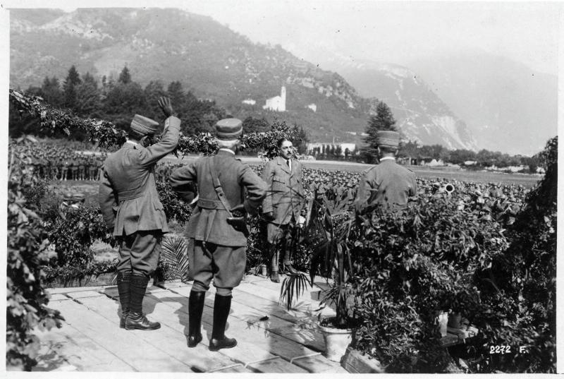 Veneto - Bassano - 6° Armata - doni - rappresentanti - civili - Brescia - 1918 (positivo) di Marzocchi, Luigi (primo quarto XX)