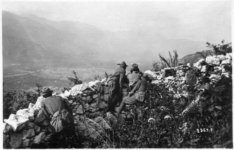 Trentino-Alto Adige - Val Lagarina - Malga Zugna - trincee - posti di osservazione - vedette - ceco-slovacchi - montagna - 1918 (positivo) di Marzocchi, Luigi (primo quarto XX)